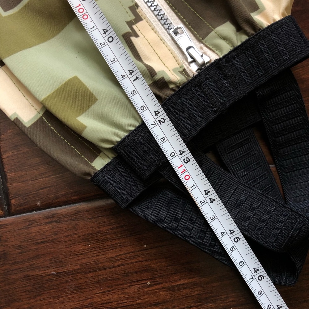 Green and Black Cargo Pants with Tapered Jogger Style - Picture 4 of 6
